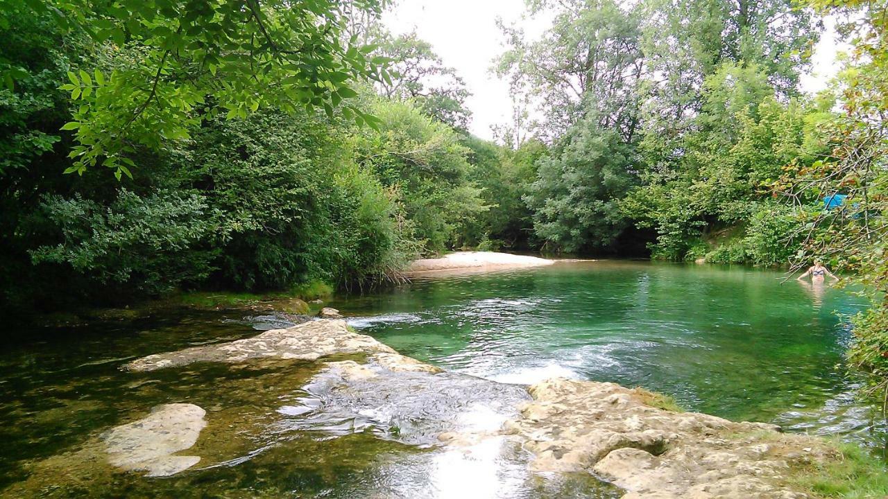 Chambre Du Sabotier - Studio Troglodytique - A 100 M Baignade En Riviere - Location De Canoe - Circuits Cyclo - Aire De Pique-Nique - 3 Restaurants Castelnaud La Chapelle Zewnętrze zdjęcie