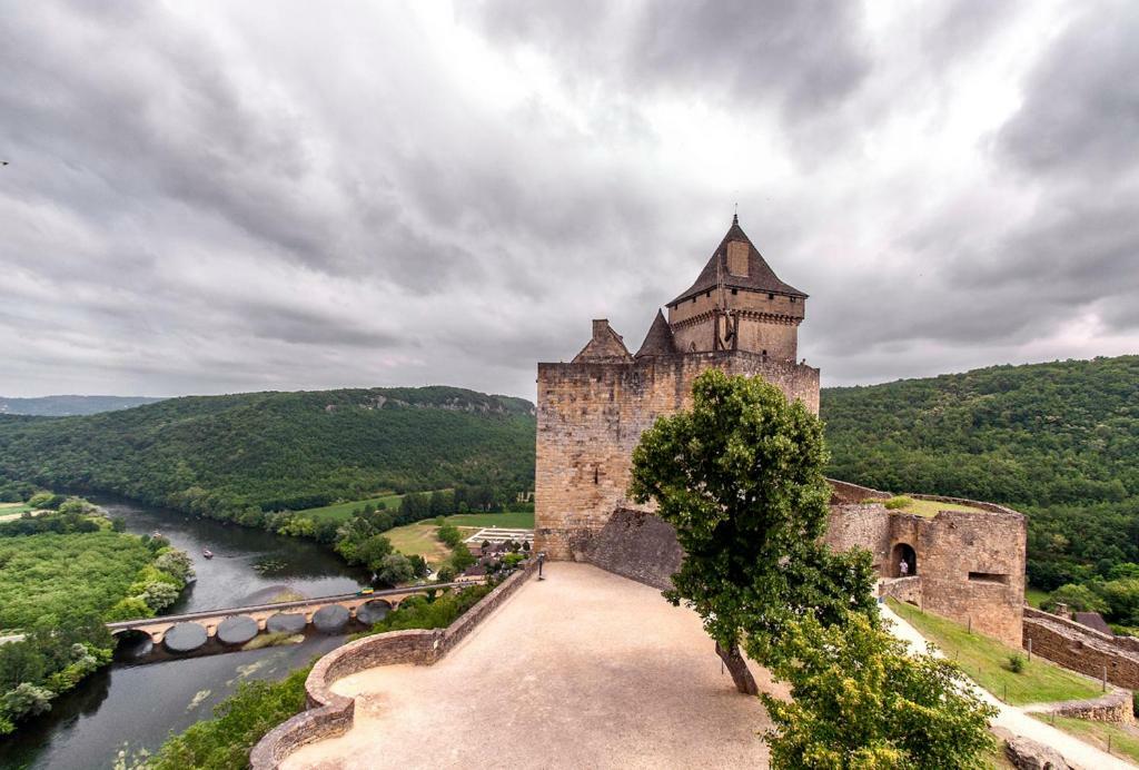 Chambre Du Sabotier - Studio Troglodytique - A 100 M Baignade En Riviere - Location De Canoe - Circuits Cyclo - Aire De Pique-Nique - 3 Restaurants Castelnaud La Chapelle Zewnętrze zdjęcie